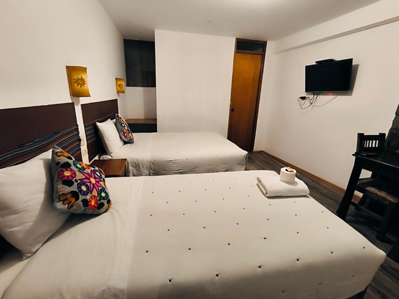 Hostal Balcon De Piedra อูรูบัมบา ภายนอก รูปภาพ