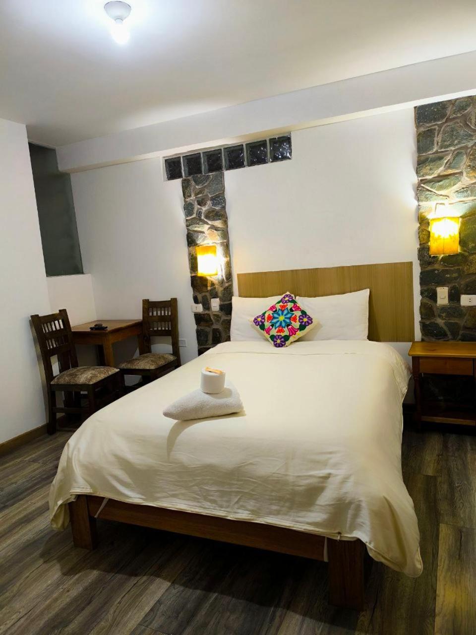 Hostal Balcon De Piedra อูรูบัมบา ภายนอก รูปภาพ