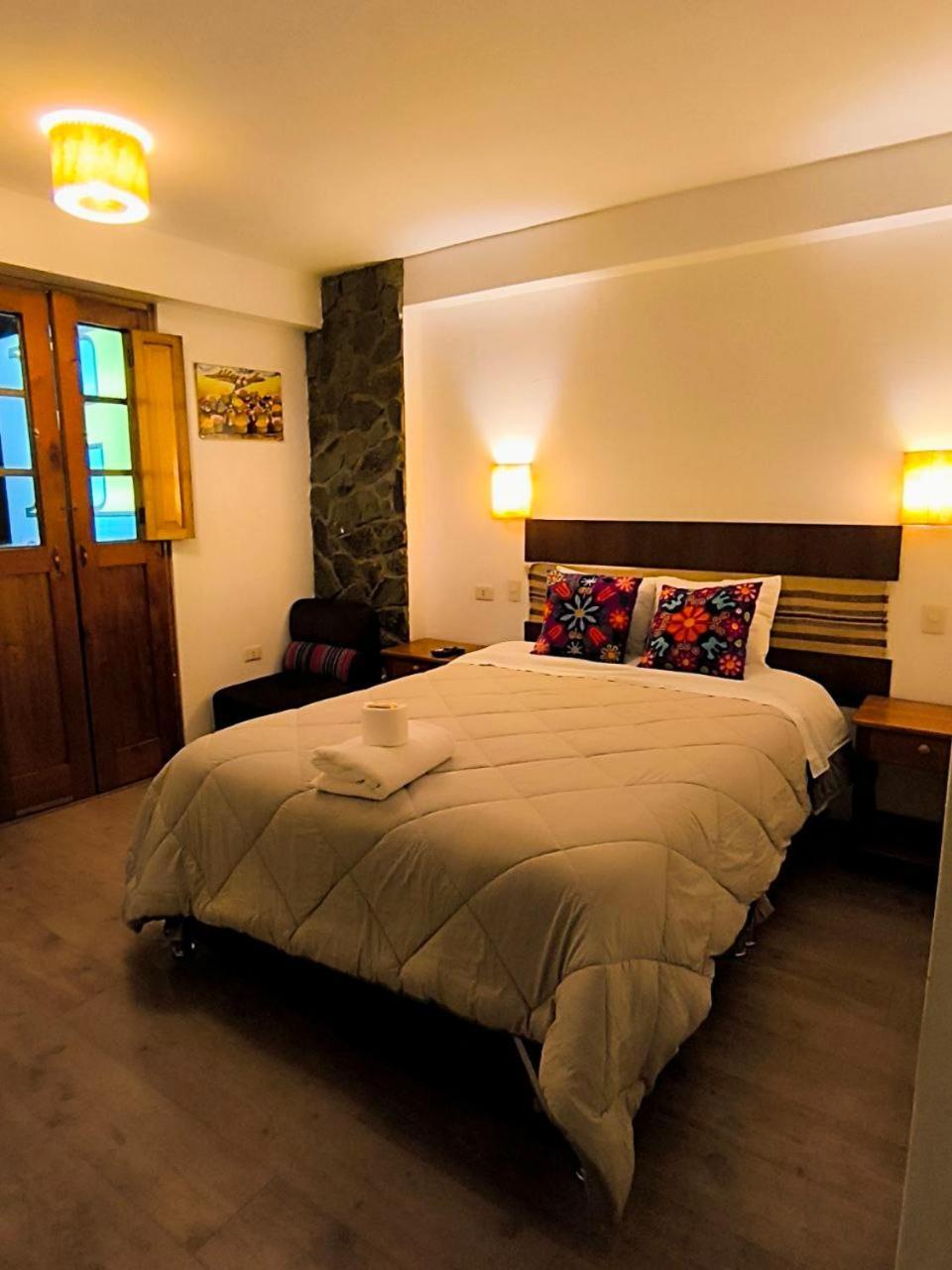 Hostal Balcon De Piedra อูรูบัมบา ภายนอก รูปภาพ